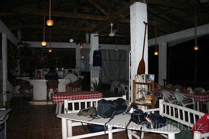 Coron 0066.JPG - The bar on the island